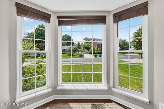 9506 Poplar Hill Dr, Crestwood, KY 40014