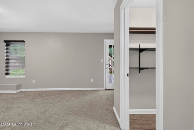 9506 Poplar Hill Dr, Crestwood, KY 40014