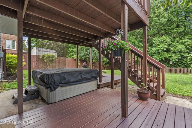 9506 Poplar Hill Dr, Crestwood, KY 40014
