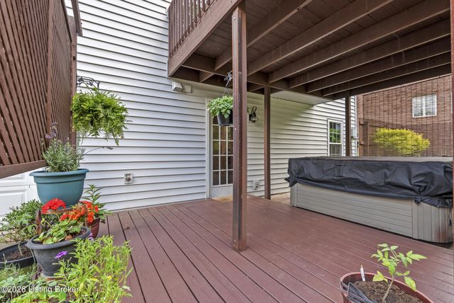 9506 Poplar Hill Dr, Crestwood, KY 40014