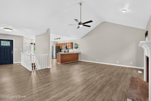 9506 Poplar Hill Dr, Crestwood, KY 40014
