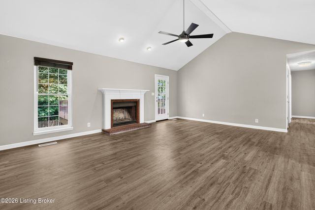 9506 Poplar Hill Dr, Crestwood, KY 40014