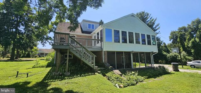 10 GOLFVIEW LN, Malvern, PA 19355