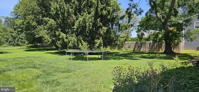 10 GOLFVIEW LN, Malvern, PA 19355