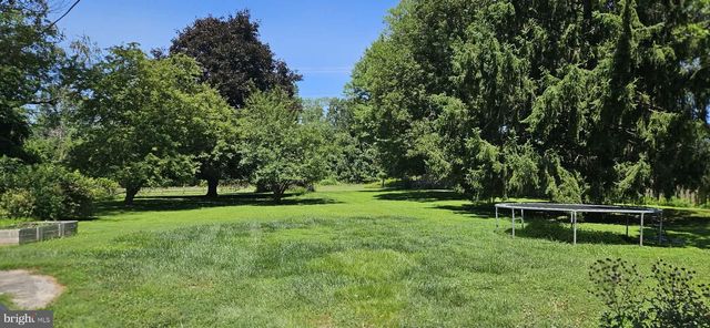 10 GOLFVIEW LN, Malvern, PA 19355