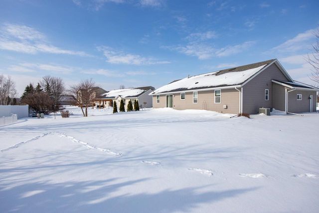 1636 PENDLETON ROAD, Neenah, WI 54956
