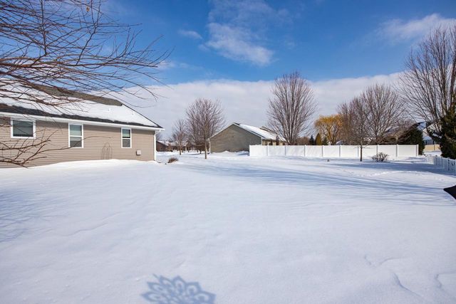 1636 PENDLETON ROAD, Neenah, WI 54956