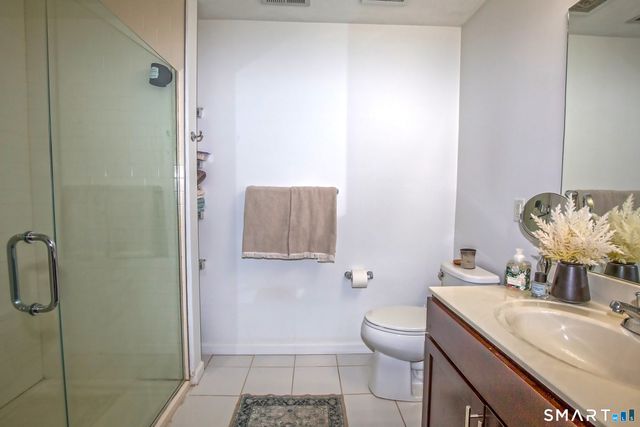 26 Schoolhouse Drive 308, West Hartford, CT 06110