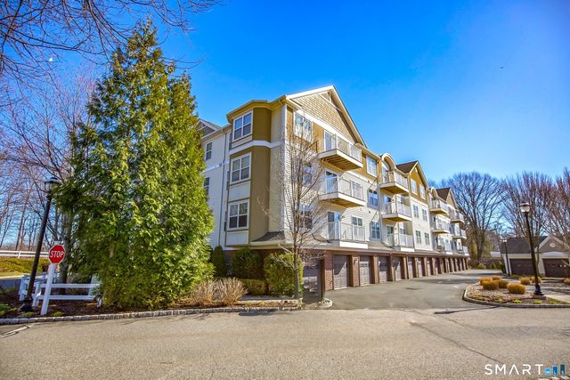 26 Schoolhouse Drive 308, West Hartford, CT 06110