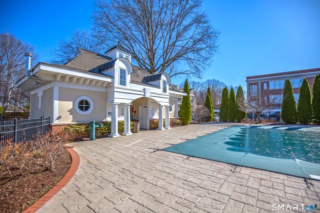 26 Schoolhouse Drive 308, West Hartford, CT 06110