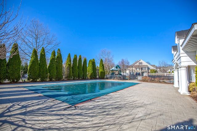 26 Schoolhouse Drive 308, West Hartford, CT 06110