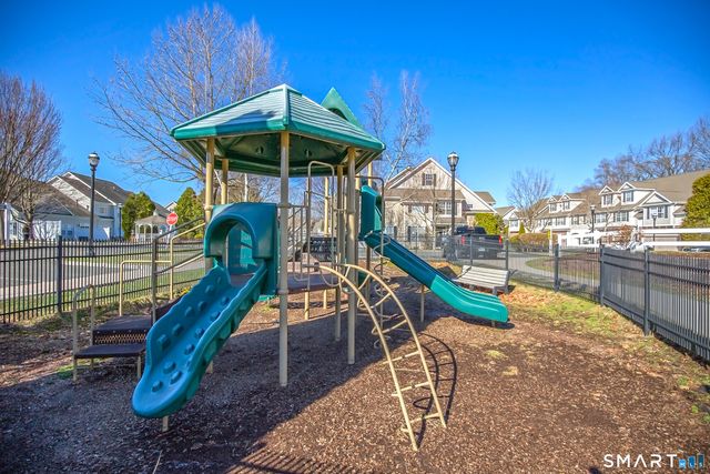 26 Schoolhouse Drive 308, West Hartford, CT 06110