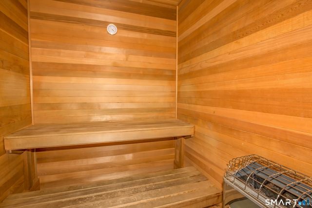 26 Schoolhouse Drive 308, West Hartford, CT 06110