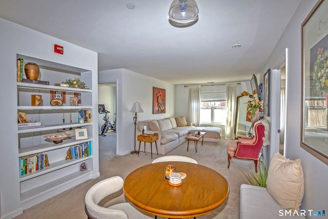 26 Schoolhouse Drive 308, West Hartford, CT 06110