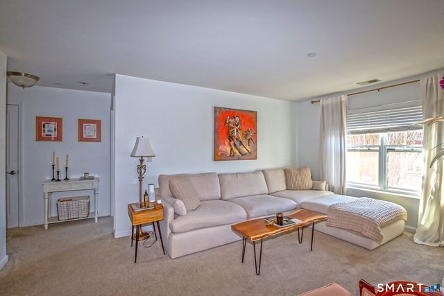 26 Schoolhouse Drive 308, West Hartford, CT 06110