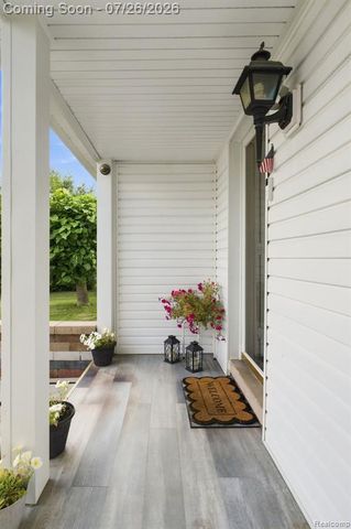 17900 Woodridge Drive, Riverview, MI 48193