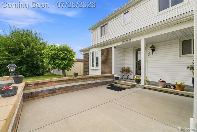 17900 Woodridge Drive, Riverview, MI 48193