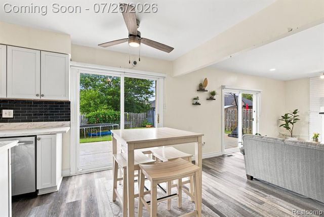 17900 Woodridge Drive, Riverview, MI 48193