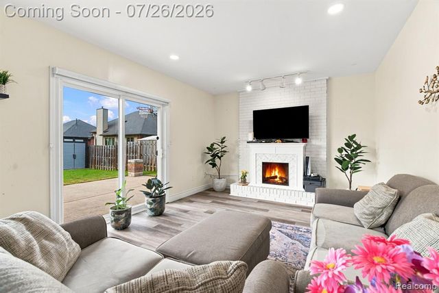 17900 Woodridge Drive, Riverview, MI 48193