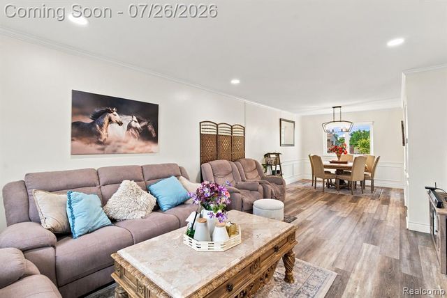 17900 Woodridge Drive, Riverview, MI 48193