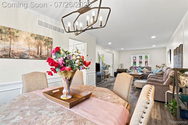 17900 Woodridge Drive, Riverview, MI 48193