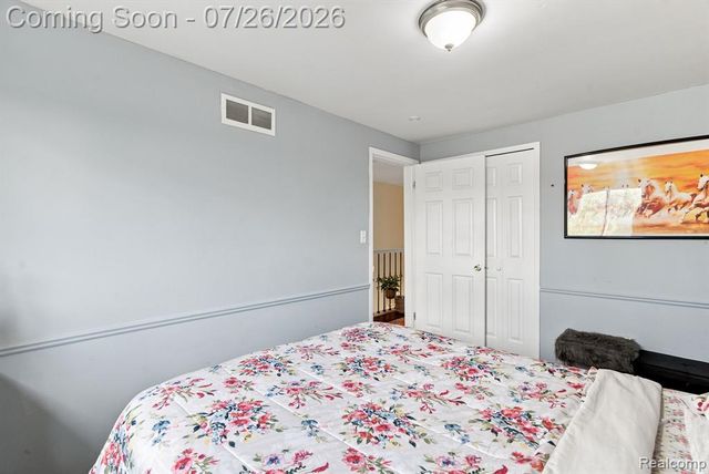 17900 Woodridge Drive, Riverview, MI 48193