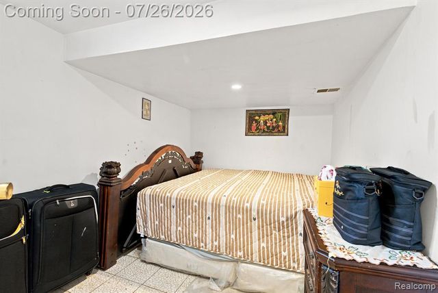 17900 Woodridge Drive, Riverview, MI 48193