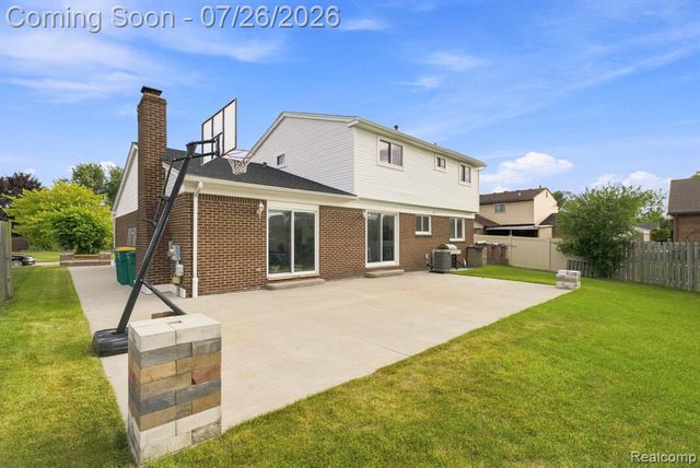 17900 Woodridge Drive, Riverview, MI 48193