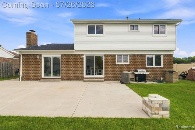17900 Woodridge Drive, Riverview, MI 48193