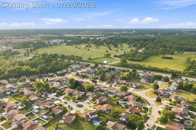 17900 Woodridge Drive, Riverview, MI 48193
