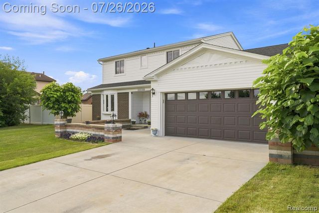 17900 Woodridge Drive, Riverview, MI 48193