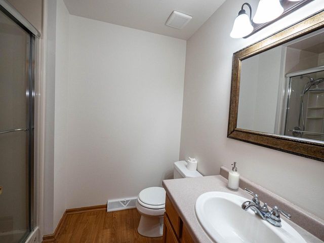 2405 N University DRIVE, Waukesha, WI 53188