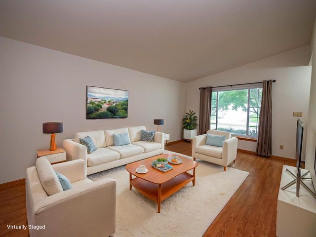 2405 N University DRIVE, Waukesha, WI 53188