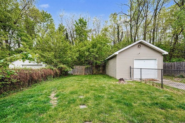 1016 Palmer Avenue, Kalamazoo, MI 49001