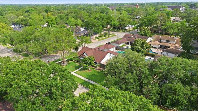 5927 Valkeith Drive, Houston, TX 77096