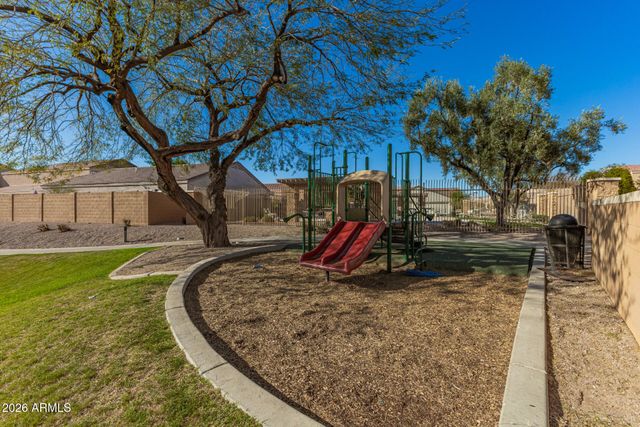 10683 N 70TH Avenue, Peoria, AZ 85345