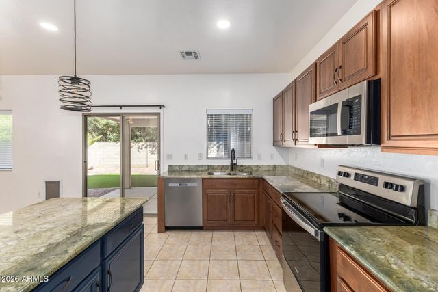 10683 N 70TH Avenue, Peoria, AZ 85345