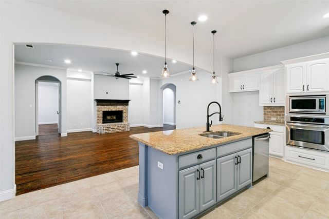 10248 Mustang Wells Drive, Fort Worth, TX 76126
