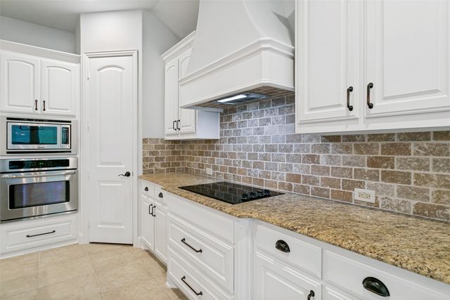 10248 Mustang Wells Drive, Fort Worth, TX 76126