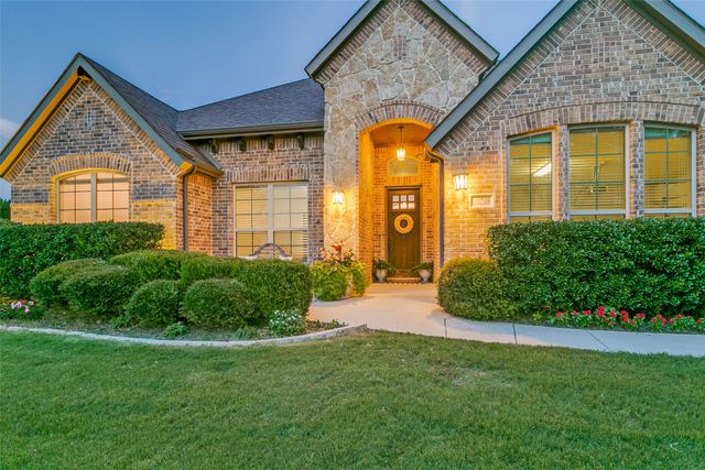 10248 Mustang Wells Drive, Fort Worth, TX 76126