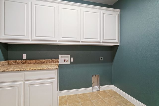 10248 Mustang Wells Drive, Fort Worth, TX 76126