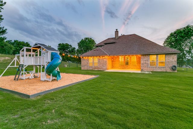 10248 Mustang Wells Drive, Fort Worth, TX 76126