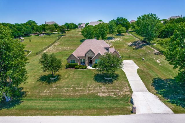 10248 Mustang Wells Drive, Fort Worth, TX 76126