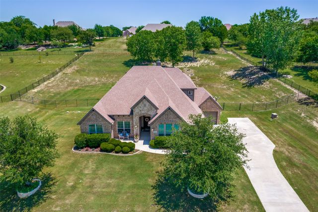 10248 Mustang Wells Drive, Fort Worth, TX 76126