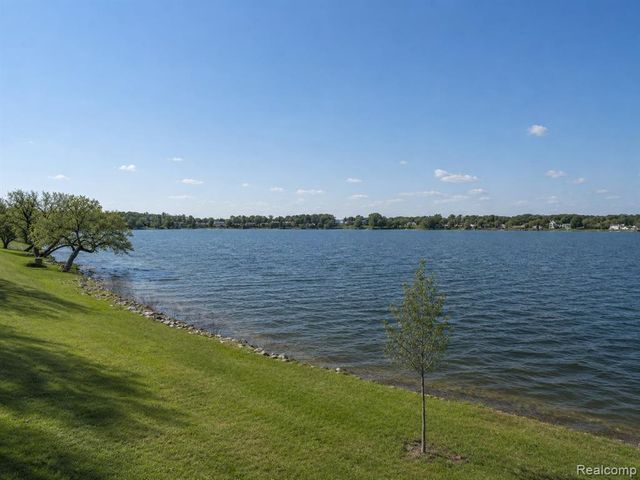 1928 Klingensmith Road 63C, Bloomfield Hills, MI 48302
