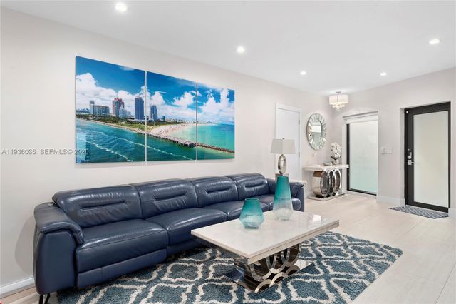 3141 N Bay Rd, Miami Beach, FL 33140