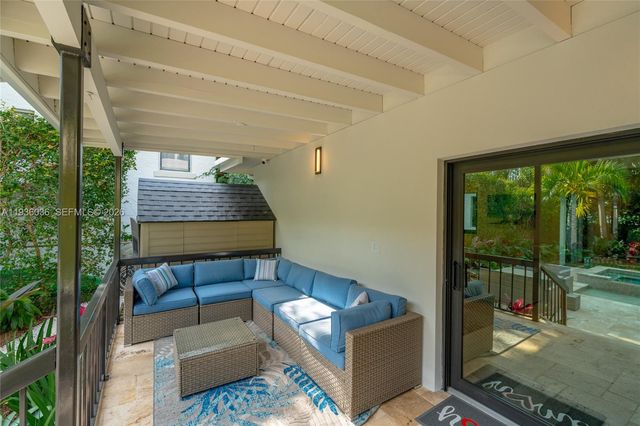 3141 N Bay Rd, Miami Beach, FL 33140