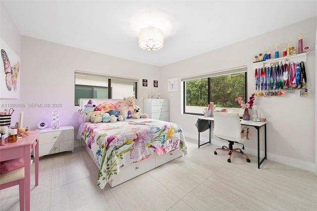 3141 N Bay Rd, Miami Beach, FL 33140