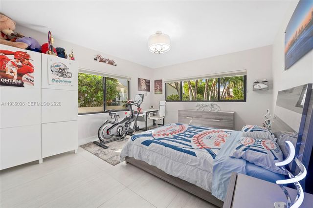 3141 N Bay Rd, Miami Beach, FL 33140