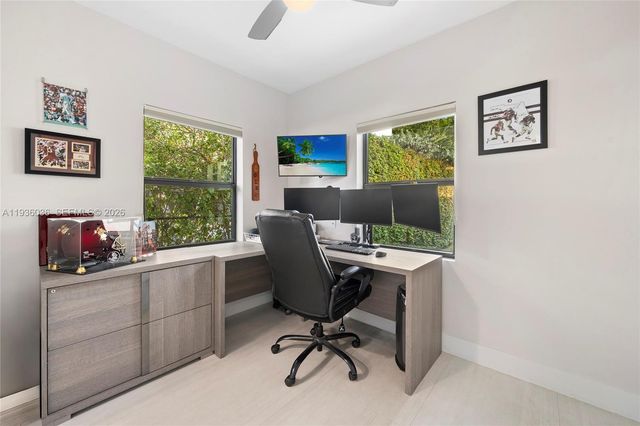 3141 N Bay Rd, Miami Beach, FL 33140